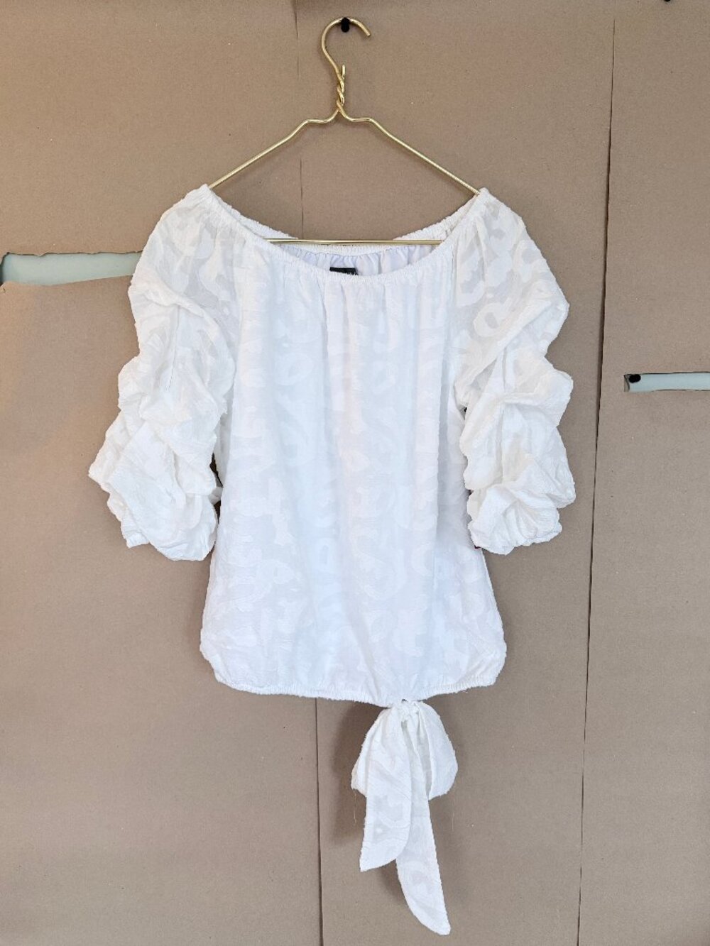 Vince Camuto, Size S, elevated white peasant top